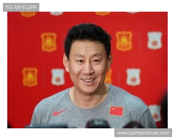 中国男篮迎战澳大利亚队备战奥运预选赛 李楠透露新阵容战略调整